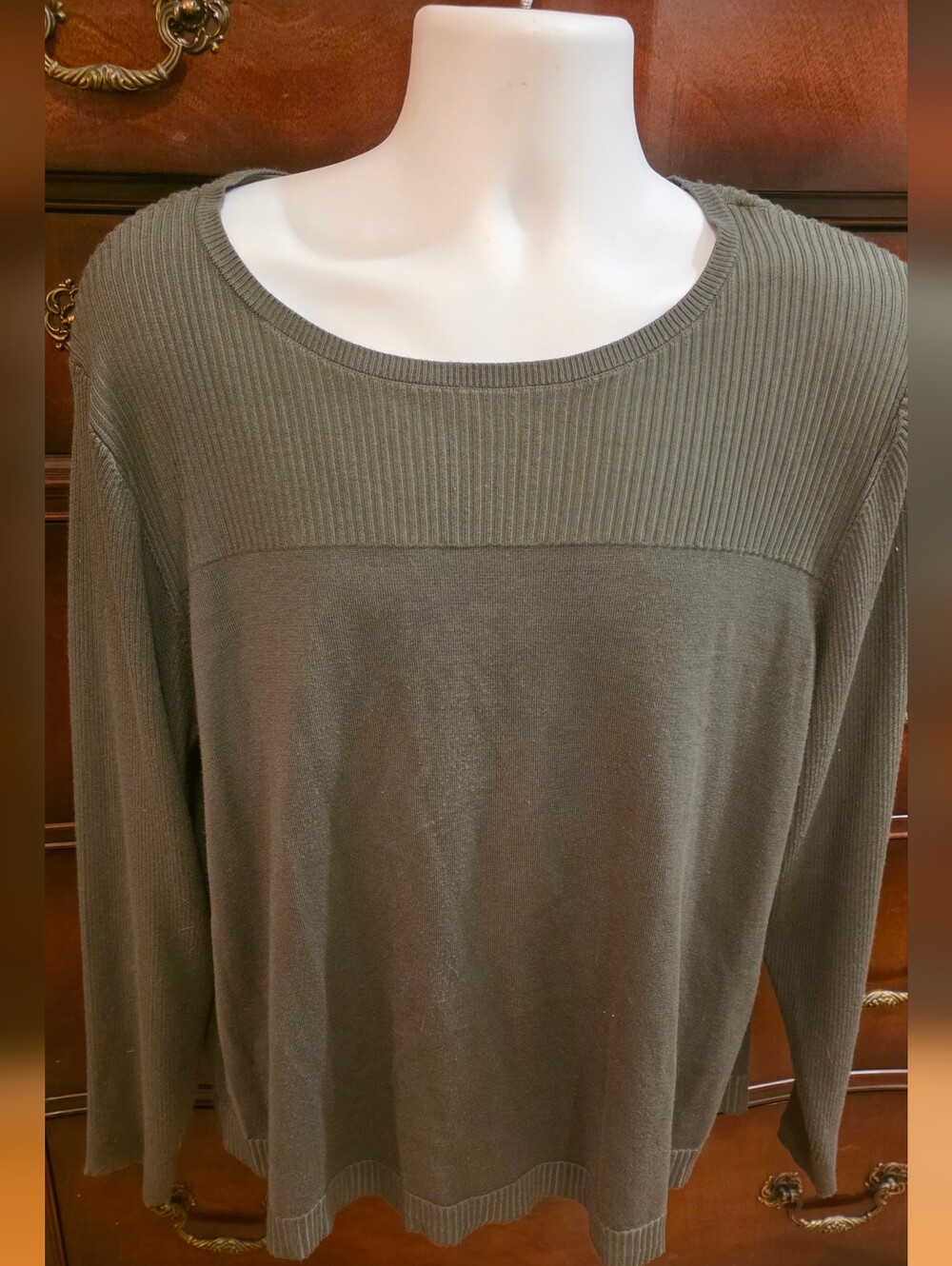 Cable & Gauge Crew Kneck Green Ribbed Knit Top